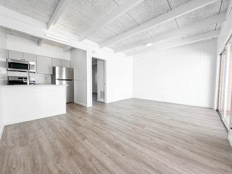 1025 S K St #5 — Photo 3
