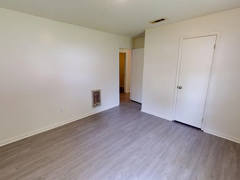 901 E Grubbs St — Photo 13