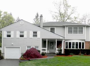 28 Whitewood Rd, N White Plains, NY 10603