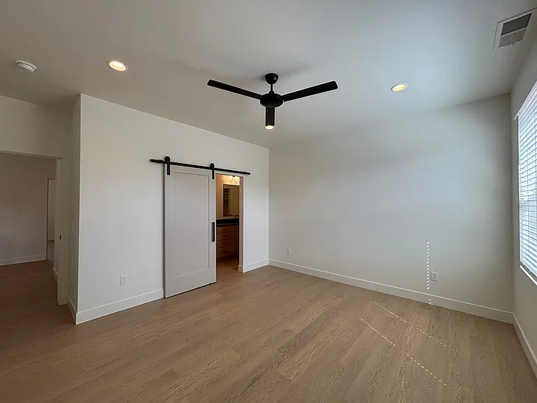 73 N 520 W #10 — Photo 21