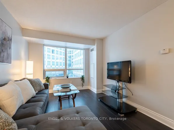 20 Blue Jays Way, Toronto, ON