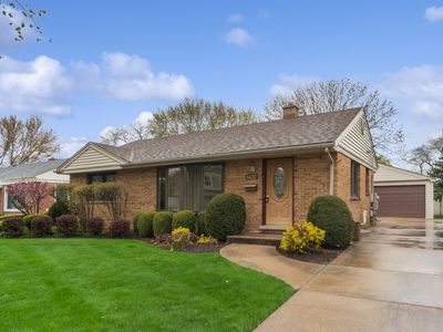 1422 S 4th Ave, Des Plaines, IL, 60018