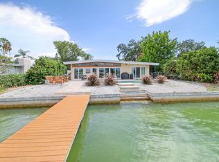33 Dolphin Dr, Treasure Island, FL 33706
