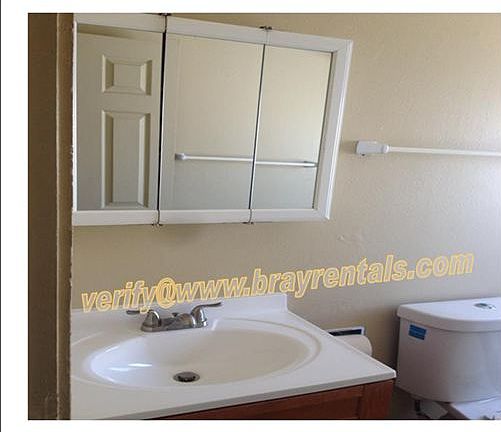 1321 Kennedy#1 bathroom1 watermarked