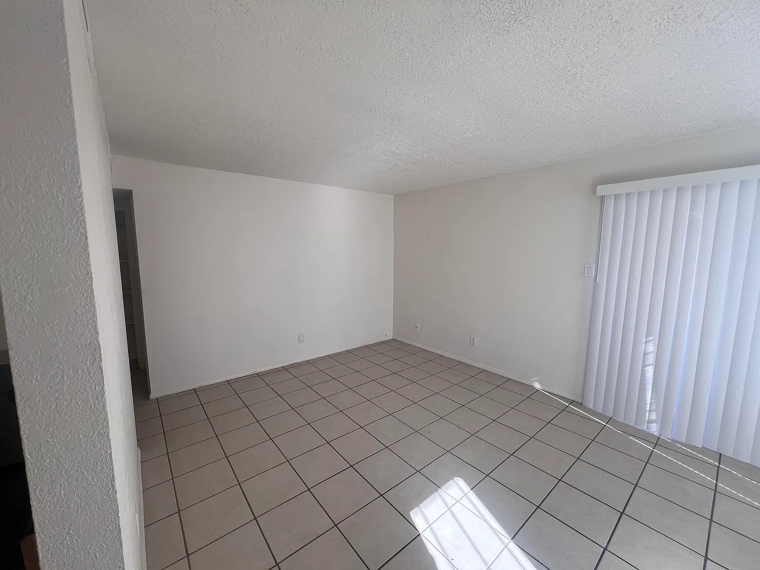 1 bed, 1.0 bath, 750 sqft, $1,199 — Photo 3