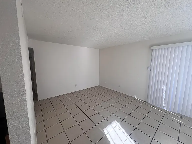 1005 Dickerson Dr SE #A — Photo 3