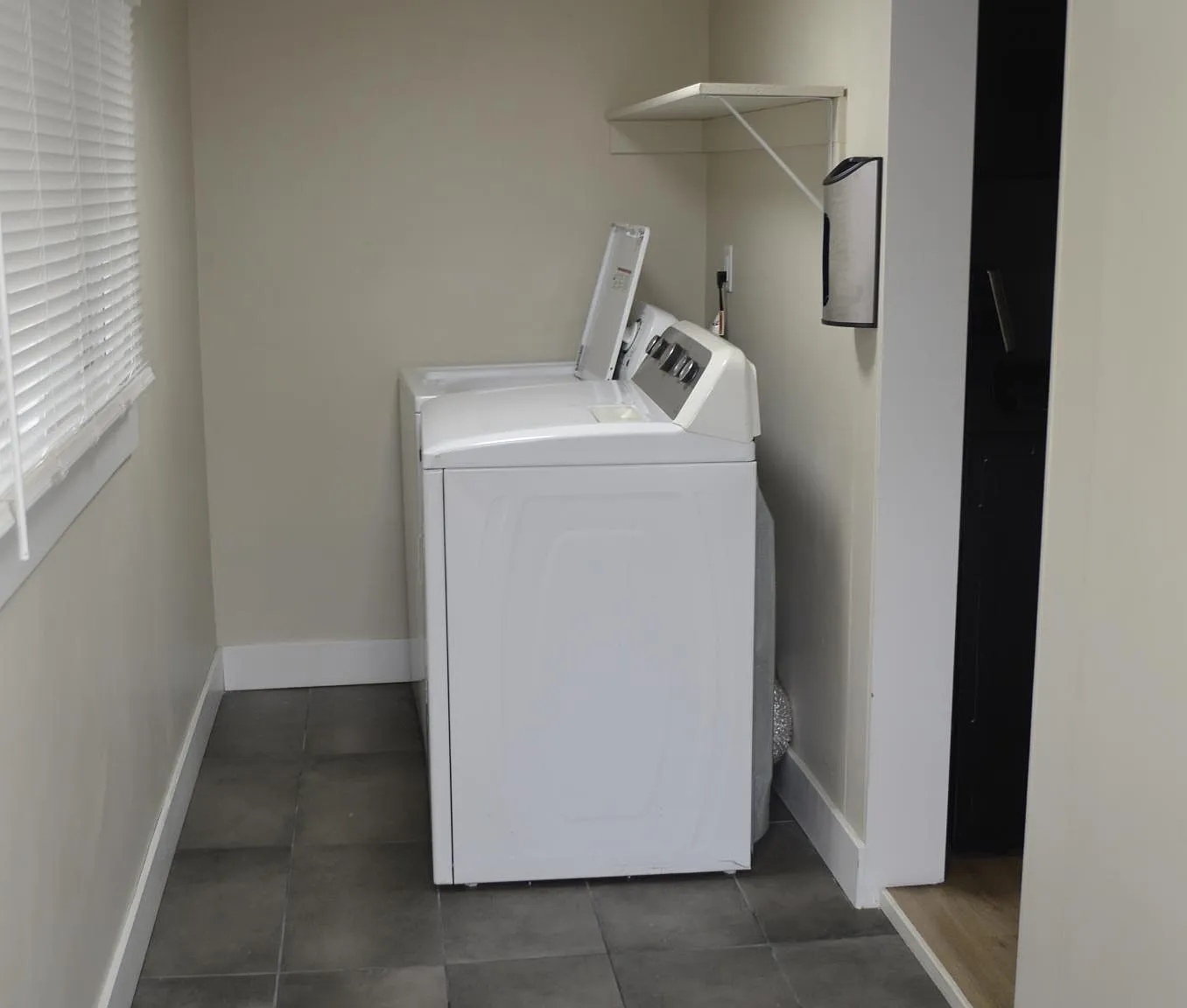 2 bed, 1200 sqft, $2,400 — Photo 2