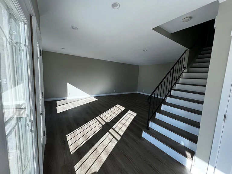 2680 E 19th St #4 — Photo 4