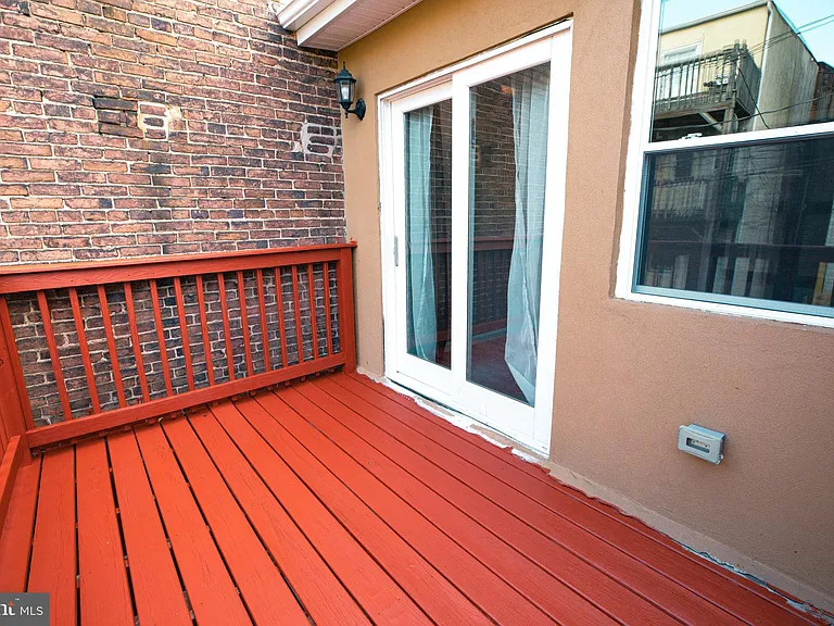 16 N Bradford St — Photo 39