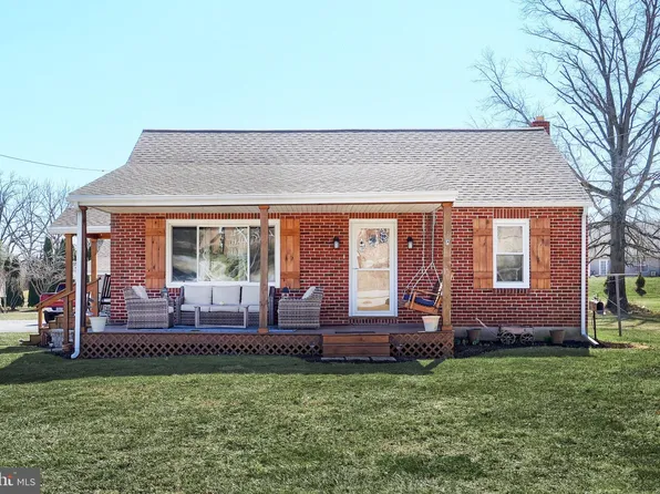 2266 Brougher Ln, York, PA 17408