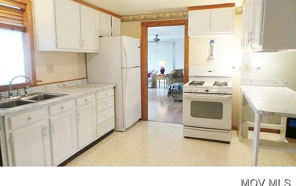 3rd image of 45 Wild Cherry Ln