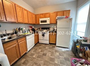 26 Maple St #4, Watertown, MA 02472