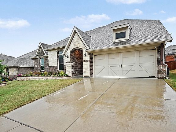 2nd image of 624 Soaring Star Ln