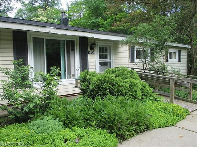 2nd image of 13433 Hickory St
