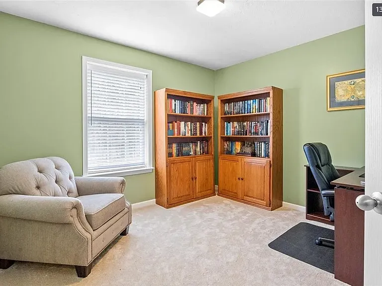 218 Linehan Pl — Photo 12