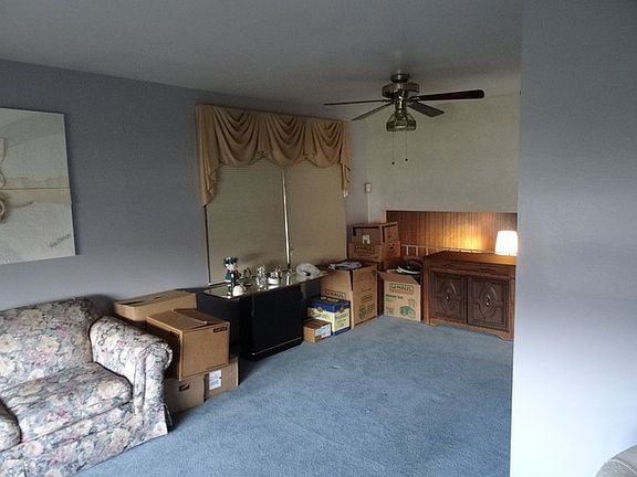 4th image of 13941 S Hoxie Ave