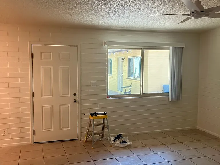 2624 W Orangewood Ave #3 — Photo 2