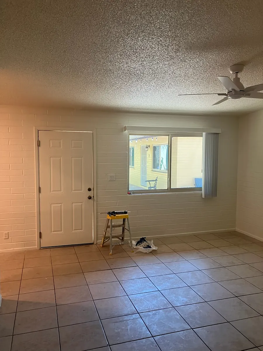 Building Photo - 2624 W Orangewood Ave #3