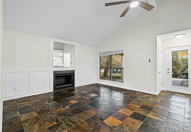 361 Fantail Loop — Photo 2