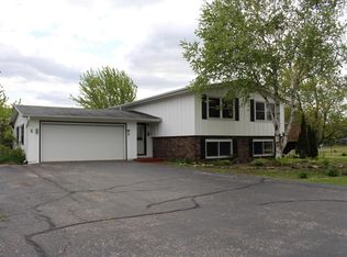 S93W35051 Westwind Dr, Eagle, WI 53119