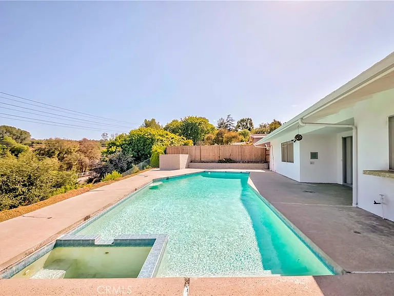 4610 Rockbluff Dr — Photo 33