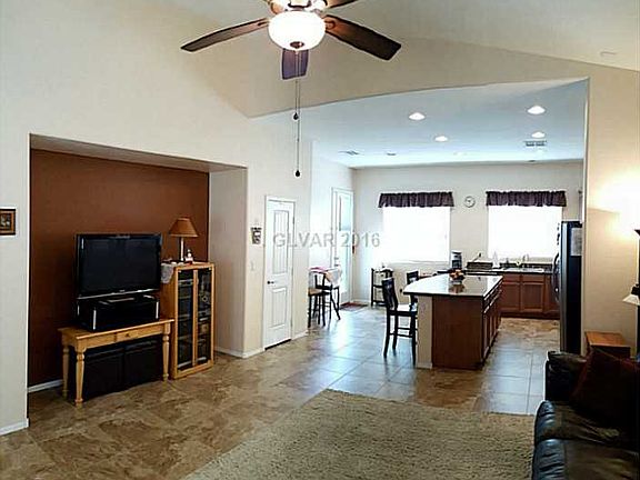 3rd image of 10729 Mentesana Ave