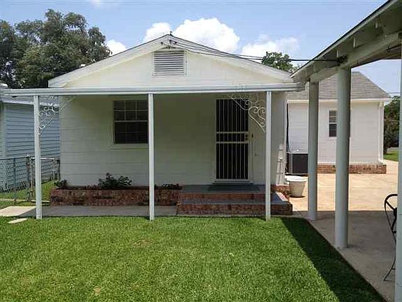 2nd image of 3903 8th Ave