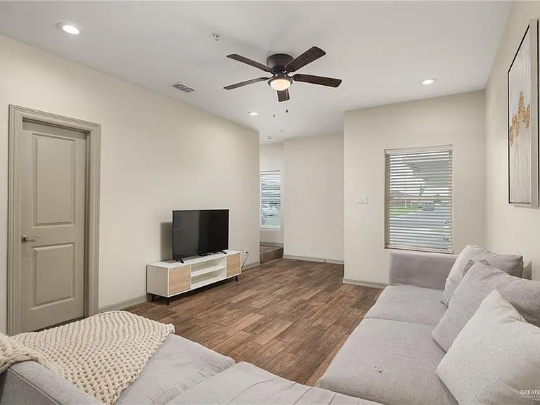 4700 W Huckleberry St #2 — Photo 3