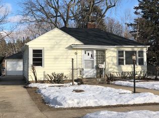 529 Preston Ave, Elgin, IL 60120