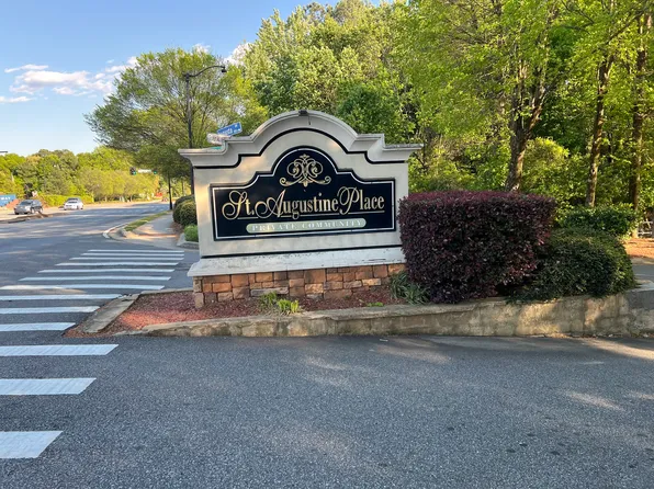 701 Augusta Dr SE, Marietta, GA 30067