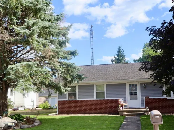 104 E 1st St, Fowler, IN 47944