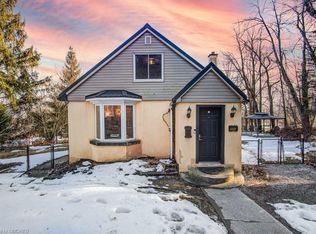376 Old Guelph Rd, Hamilton, ON L9H5V4