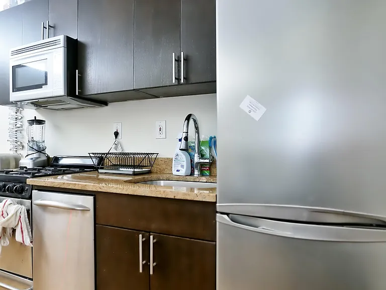 42 Clinton St #8 — Photo 3
