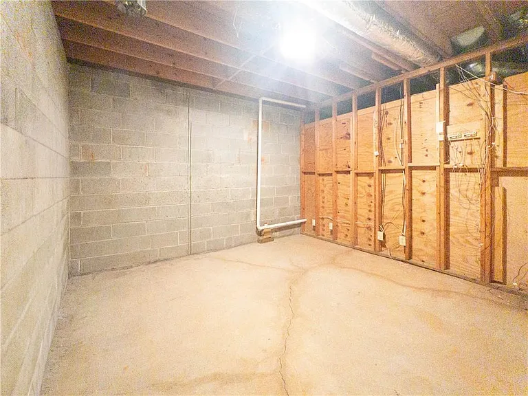 965 Millbrook Ct — Photo 25