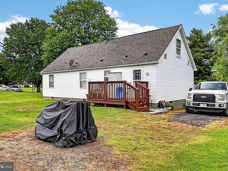 Listing photo 5