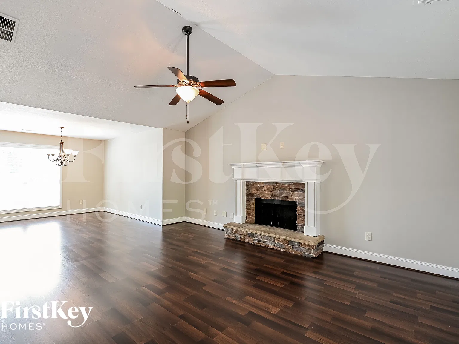 4 bed, 3.0 bath, 2471 sqft, $2,770 — Photo 2