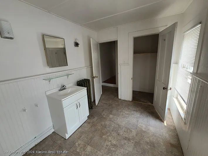 49 S Prospect St — Photo 12