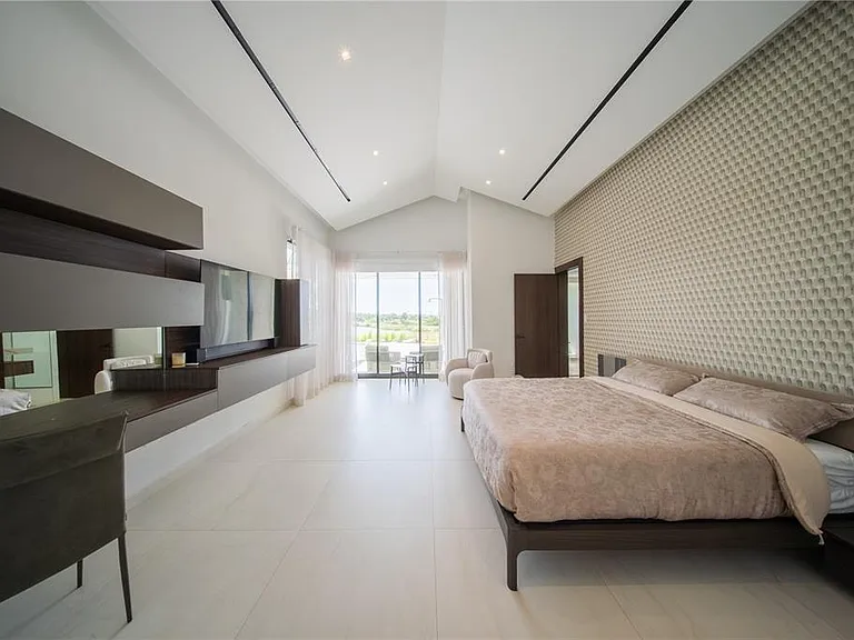 1 Corredor Miralago #908 — Photo 35