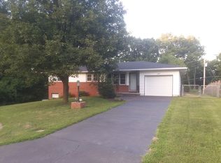 1608 Colonial Ct, Columbia, MO 65202