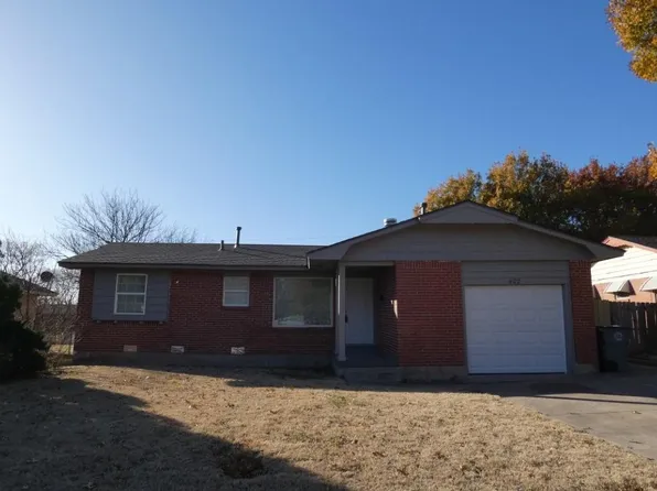 422 NW 57th St, Lawton, OK 73505