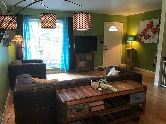 3rd image of 777 Chipley Ct