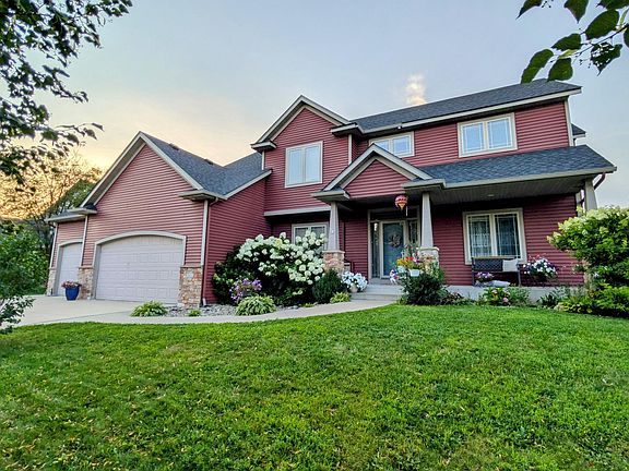 3rd image of 3411 Tralee Ln NE