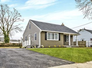 95 Anderson Ave, North Babylon, NY 11703