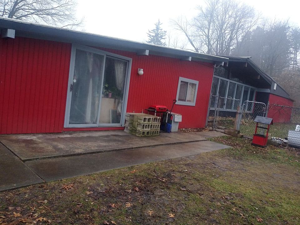 1st image of 215 Katherine Ct