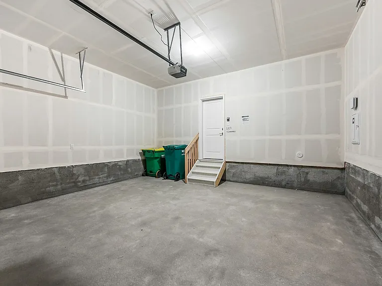 6817 Huddersfield Ln — Photo 22