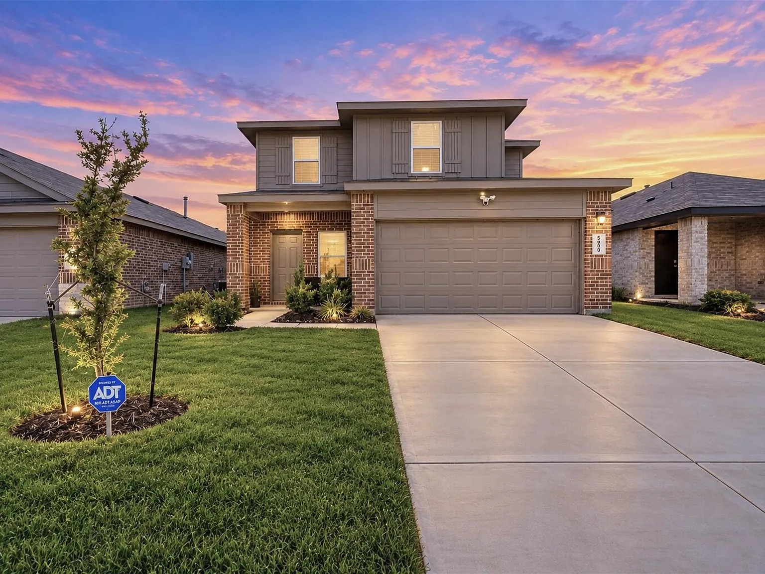 3 bed, 2.5 bath, 1916 sqft, $2,300 — Photo 1