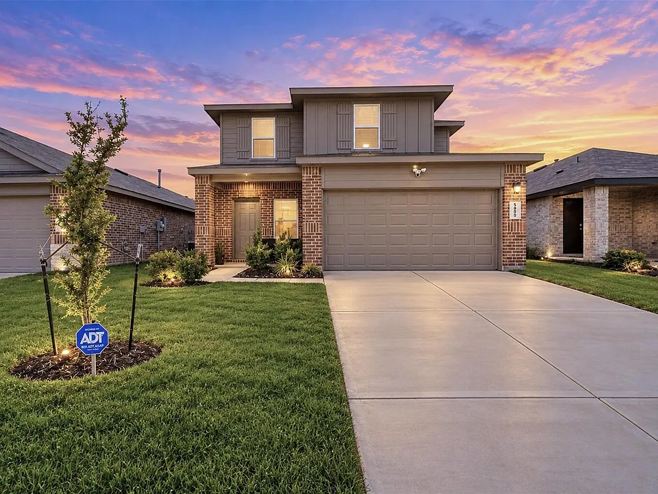 5630 Vintage Oakmont Dr