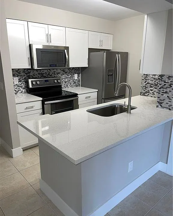 116 Santa Clara Dr #4