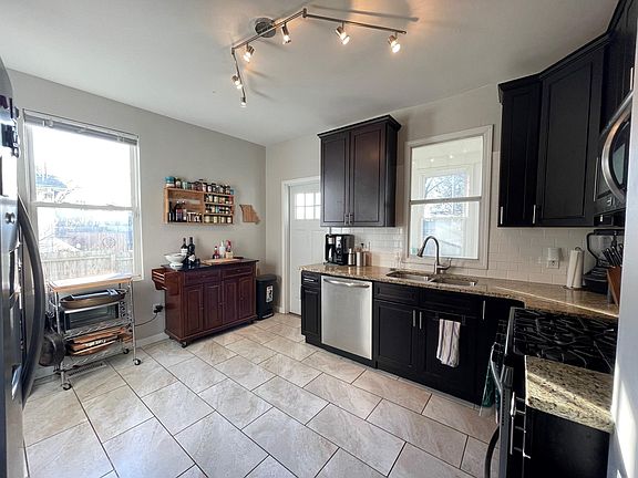 5th image of 6418 Hancock Ave