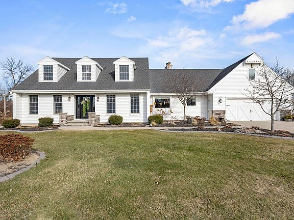 3rd image of 3075 Ridgeway Dr